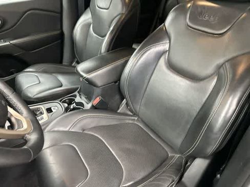 Used 2016 Jeep Cherokee Limited w/ Luxury Group FWD image 10