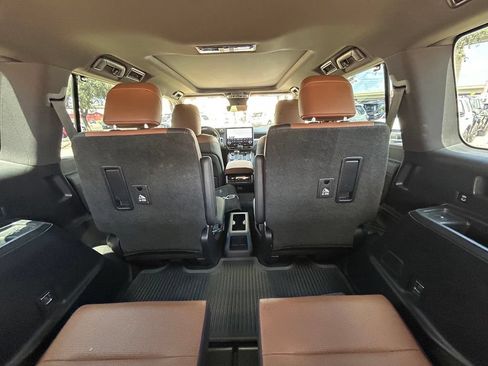 Used 2024 Lexus GX 550 w/ Accessory Package (Z1) AWD/4WD image 17