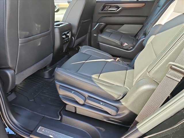 New 2027 GMC Yukon Denali w/ Denali Reserve Package AWD/4WD image 16