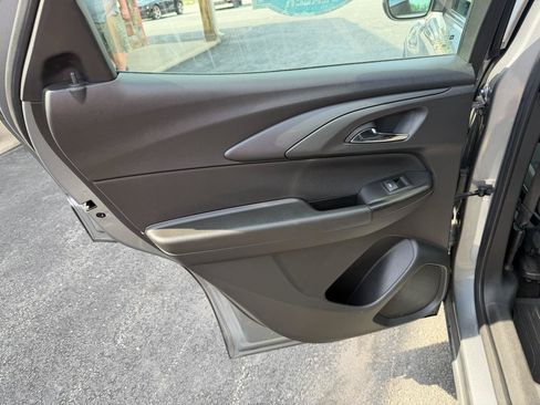 Used 2024 Chevrolet TrailBlazer LS FWD image 16