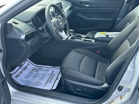 Used 2024 Nissan Altima 2.5 SV image 12