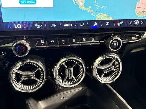 Used 2025 Chevrolet Blazer EV LT AWD/4WD image 34