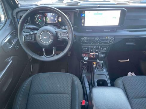 Used 2024 Jeep Wrangler Unlimited Rubicon 4xe image 14