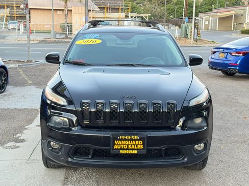Used 2016 Jeep Cherokee Latitude FWD image 4