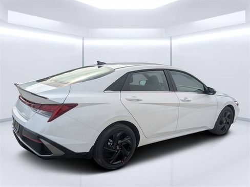 New 2026 Hyundai Elantra SEL Sport image 3