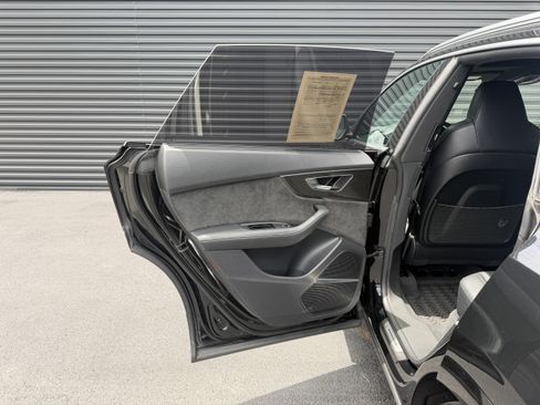 Used 2022 Audi SQ8 Prestige AWD/4WD image 24