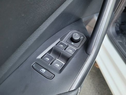 Used 2025 Volkswagen Jetta S FWD image 26
