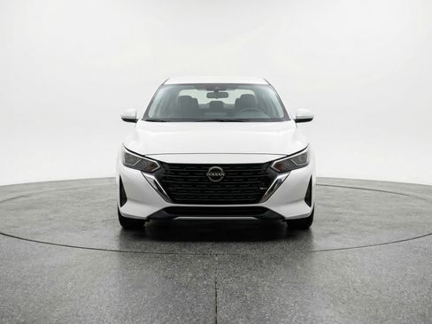 Used 2025 Nissan Sentra SV image 2