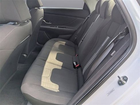 Used 2024 Hyundai Elantra SEL image 15