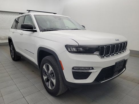 Used 2022 Jeep Grand Cherokee Limited 4xe w/ Luxury Tech Group II AWD/4WD image 13