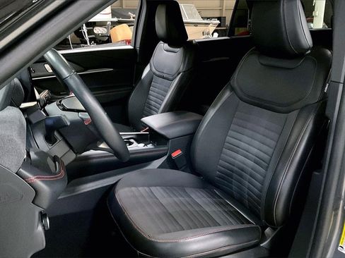 Certified 2025 Ford Explorer ST-Line w/ ST-Line Street Pack image 23