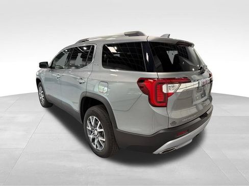 Used 2023 GMC Acadia SLT FWD image 7