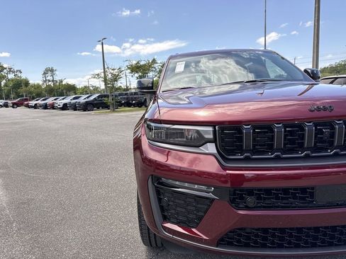 New 2026 Jeep Grand Cherokee L Limited AWD/4WD image 8