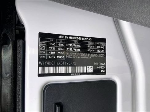 Used 2025 Mercedes-Benz Sprinter 2500 image 5