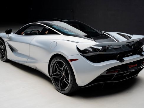 Used 2018 McLaren 720S image 24