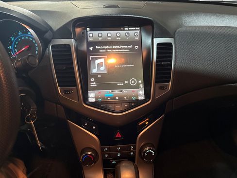 Used 2014 Chevrolet Cruze LT FWD image 13