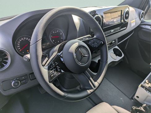 New 2025 Mercedes-Benz Sprinter 2500 image 4