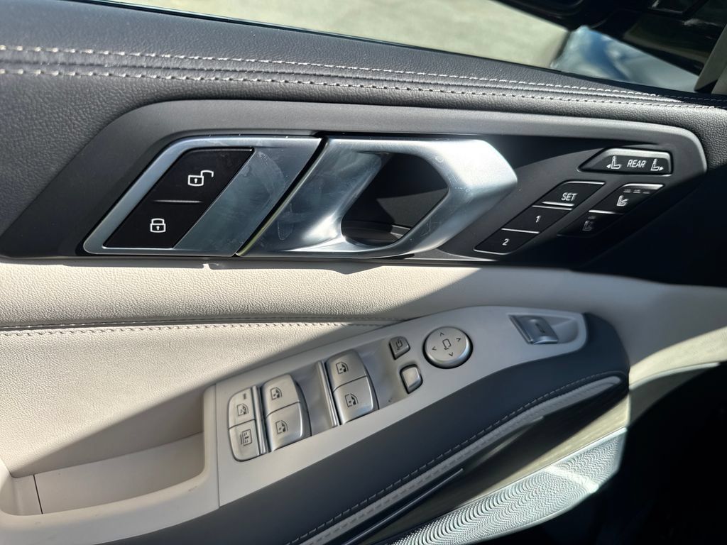 New 2026 BMW ALPINA XB7 AWD/4WD image 11
