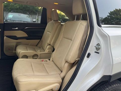 Used 2014 Toyota Highlander Limited AWD/4WD image 18