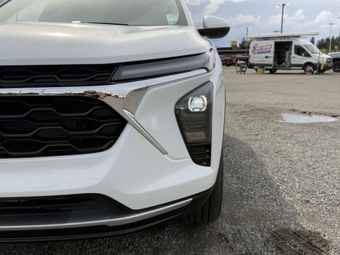 New 2026 Chevrolet Trax LT w/ Driver Confidence Package image 37