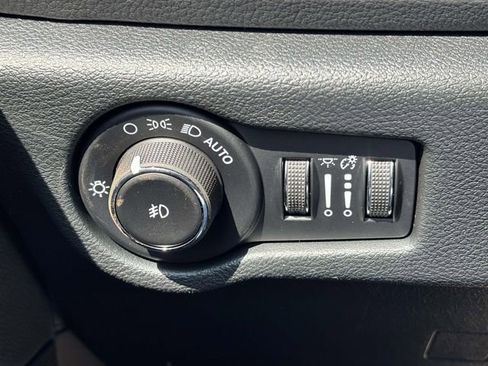 New 2026 Chrysler Pacifica Select image 19