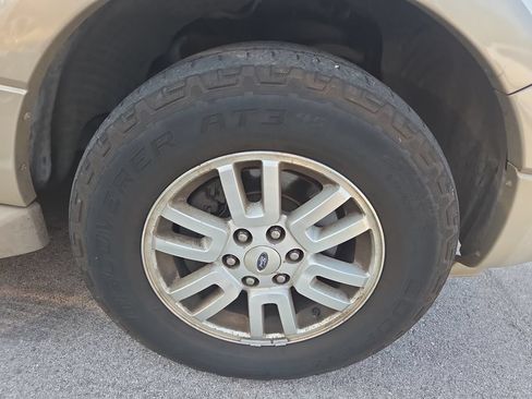 Used 2007 Ford Expedition Eddie Bauer AWD/4WD image 9