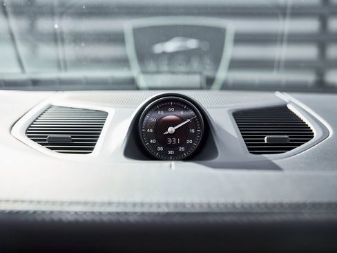 Used 2024 Porsche Cayenne Coupe image 76