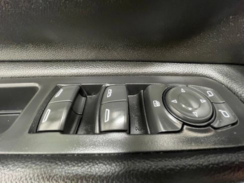 Used 2024 GMC Terrain SLT AWD/4WD image 15