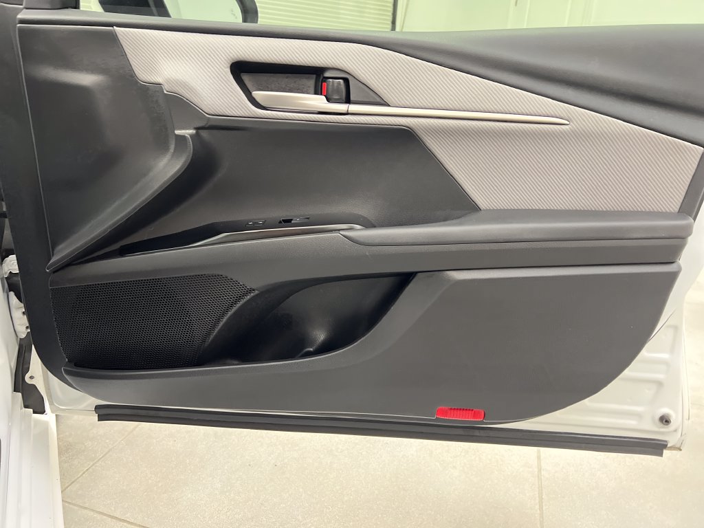 Used 2025 Toyota Camry SE FWD image 28