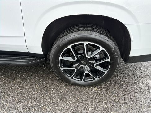 Used 2024 Chevrolet Suburban RST w/ Luxury Package image 25