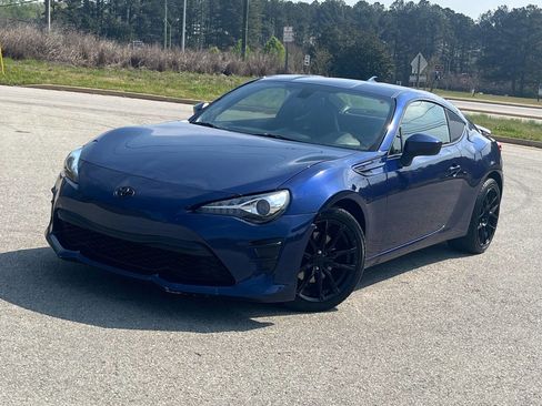 Used 2019 Toyota 86 image 1