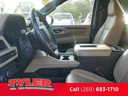 Used 2021 Chevrolet Suburban Premier w/ Premium Package AWD/4WD image 43
