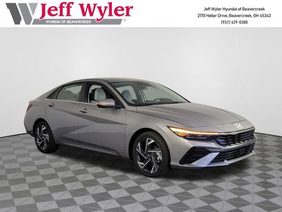 New 2025 Hyundai Elantra Limited w/ Cargo Package