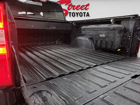 Used 2022 Chevrolet Silverado 1500 LTZ w/ LTZ Premium Package image 7