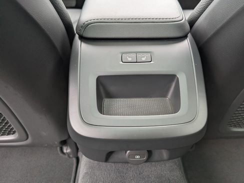 Used 2025 Volvo V60 B5 Cross Country Plus image 12