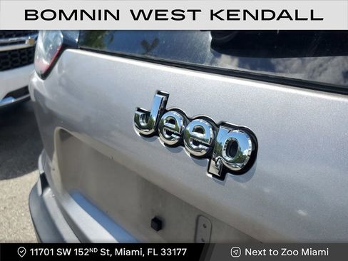 Used 2020 Jeep Cherokee Limited image 11