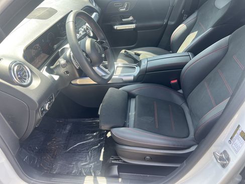 Certified 2025 Mercedes-Benz GLB 250 4MATIC image 16