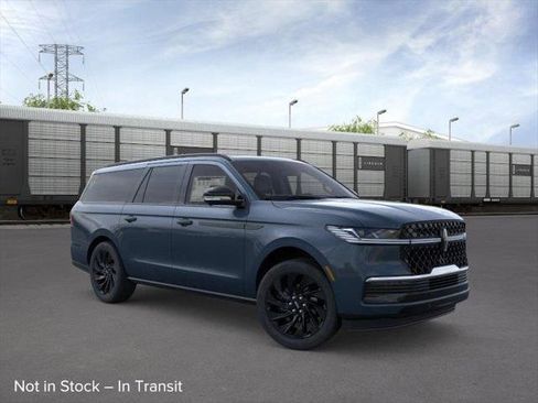 New 2026 Lincoln Navigator L Reserve w/ Jet Appearance Package AWD/4WD image 7