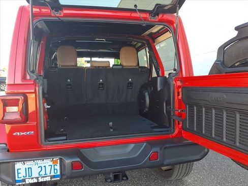 Used 2021 Jeep Wrangler Unlimited Sahara w/ Cold Weather Group image 9