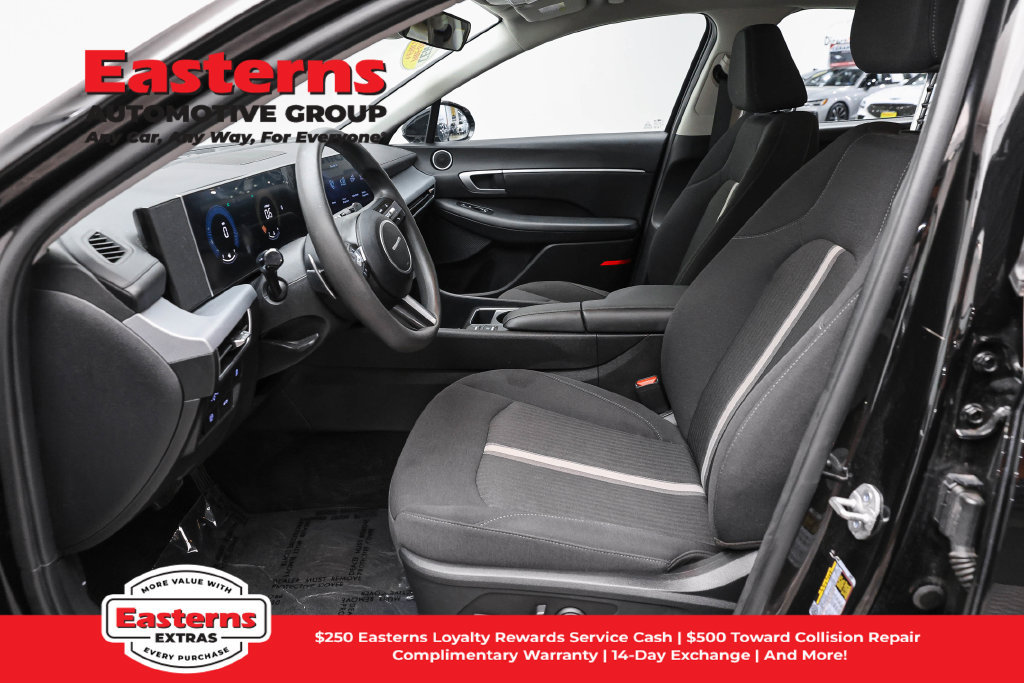 Used 2025 Hyundai Sonata SEL FWD image 15