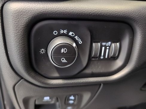 New 2026 RAM 1500 4x4 Crew Cab image 19