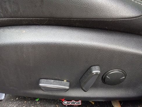 Used 2018 Ford Focus Titanium w/ Titanium Technology Package image 20