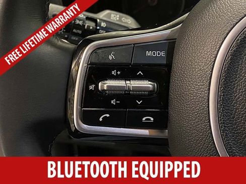 Used 2023 Kia Sorento EX w/ Panoramic Sunroof Package FWD image 11