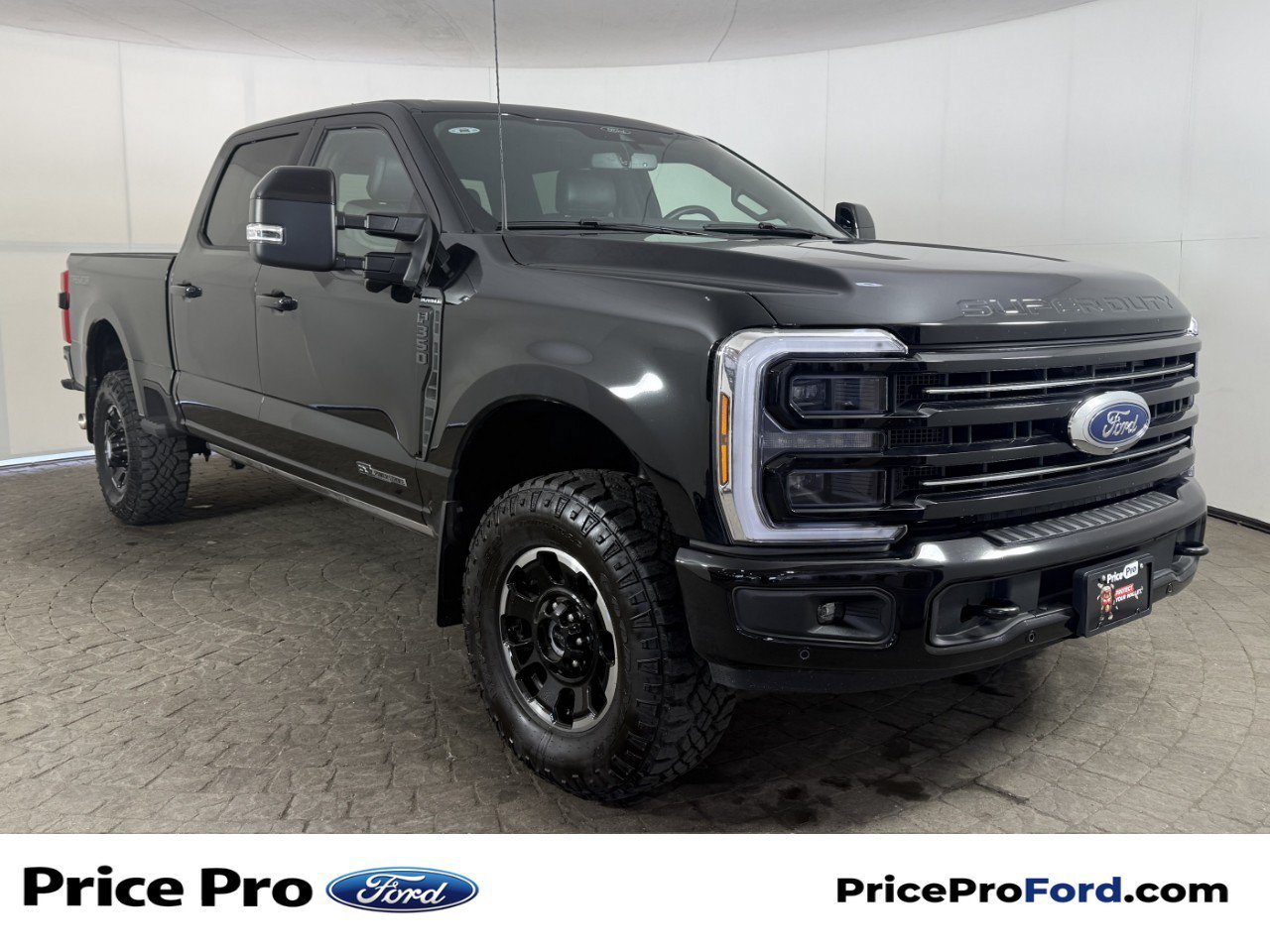 Used 2026 Ford F350 Platinum w/ Tremor Off-Road Package AWD/4WD image 1