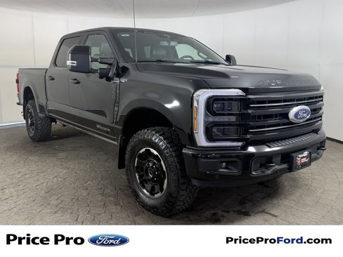 Used 2026 Ford F350 Platinum w/ Tremor Off-Road Package AWD/4WD image 1