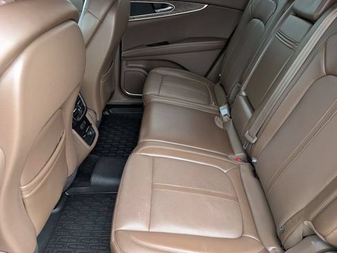 Used 2017 Lincoln MKX Reserve AWD/4WD image 17