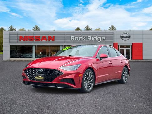 Used 2021 Hyundai Sonata Limited w/ Preferred Accessory Package FWD image 2