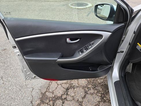 Used 2013 Hyundai Elantra GT w/ Touch & Go Pkg FWD image 19
