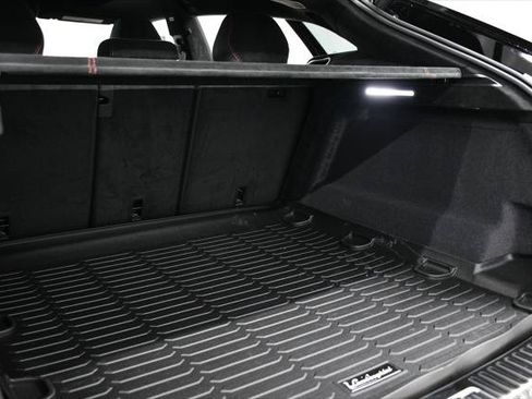 Used 2024 Lamborghini Urus Performante AWD/4WD image 20
