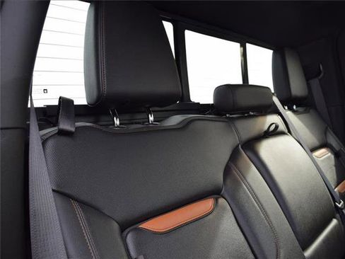 Used 2020 GMC Sierra 2500 AT4 w/ AT4 Premium Package image 38